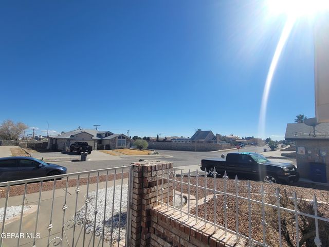 11205 LOMA DEL SOL Drive, El Paso, TX 79934