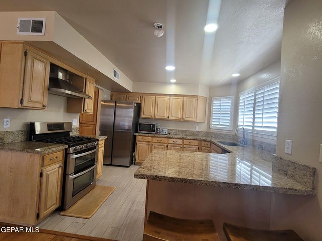 11205 LOMA DEL SOL Drive, El Paso, TX 79934