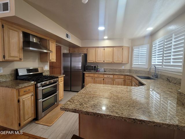 11205 LOMA DEL SOL Drive, El Paso, TX 79934