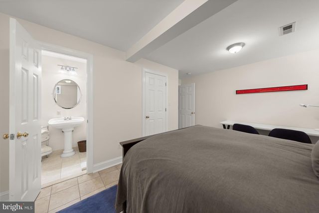 1819 37TH ST NW, Washington, DC 20007