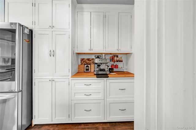 6 Eisenhower Court, Hopewell Junction, NY 12533