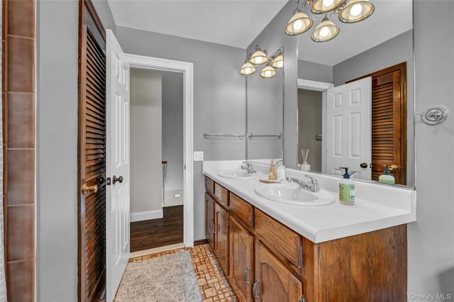 6 Eisenhower Court, Hopewell Junction, NY 12533