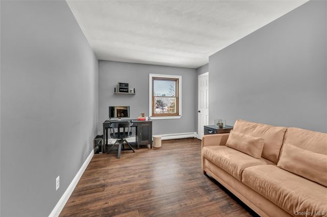 6 Eisenhower Court, Hopewell Junction, NY 12533