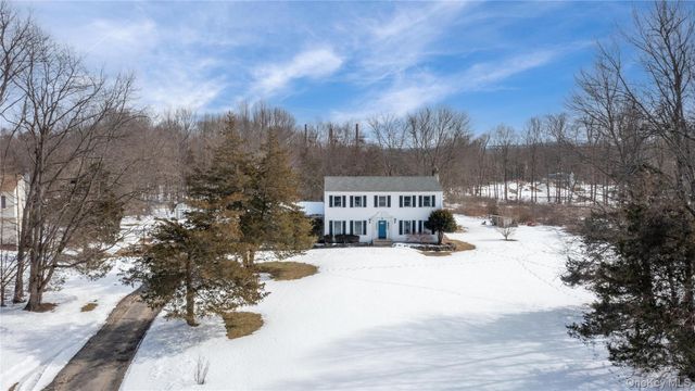 6 Eisenhower Court, Hopewell Junction, NY 12533