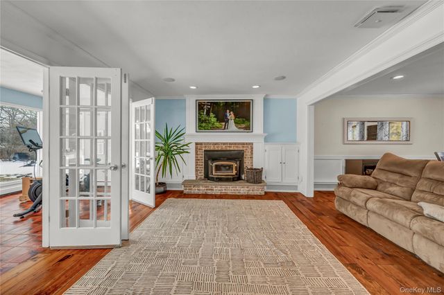 6 Eisenhower Court, Hopewell Junction, NY 12533