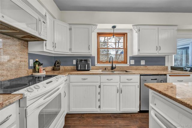 6 Eisenhower Court, Hopewell Junction, NY 12533