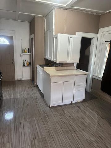 4633 W 11th Avenue, Gary, IN 46406
