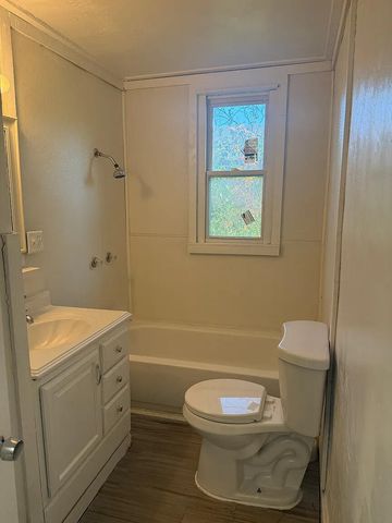 4633 W 11th Avenue, Gary, IN 46406