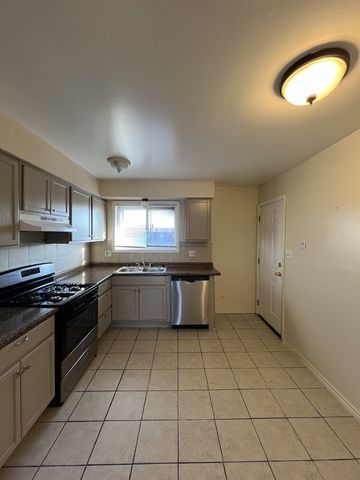 3448 Salem Walk Drive A2, Northbrook, IL 60062