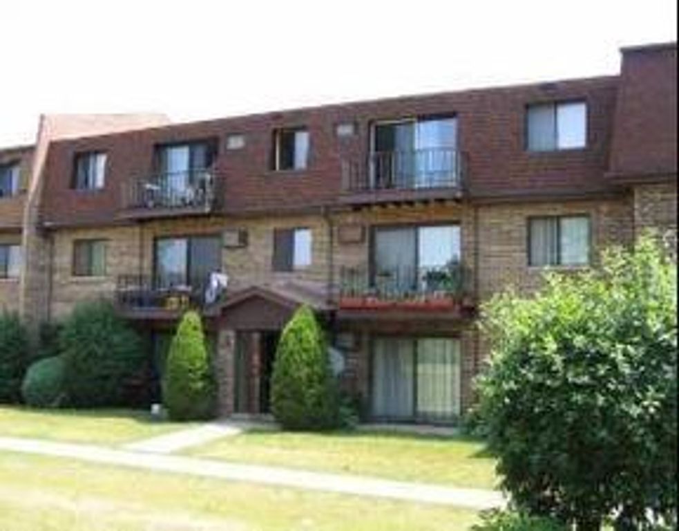 3448 Salem Walk Drive A2, Northbrook, IL 60062