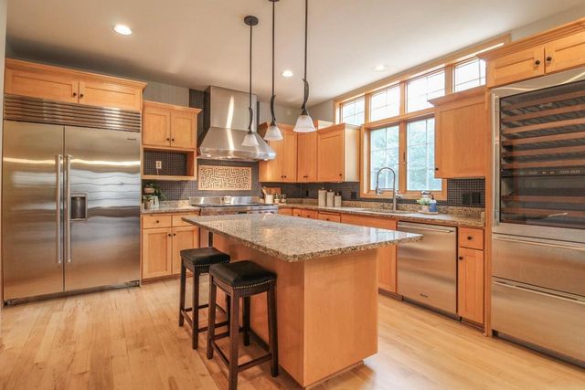 209 Waverly Drive, Cambridge, WI 53523