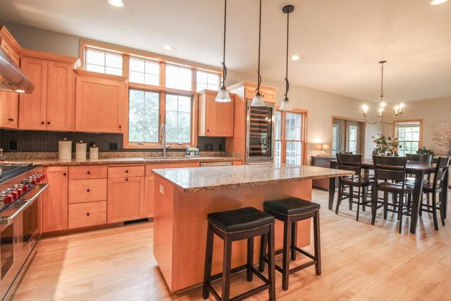 209 Waverly Drive, Cambridge, WI 53523