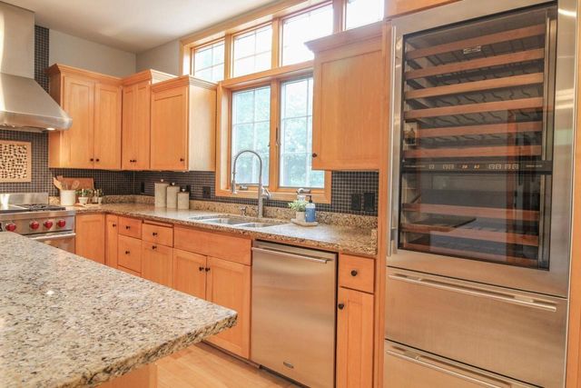 209 Waverly Drive, Cambridge, WI 53523