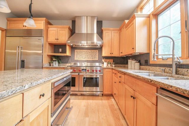 209 Waverly Drive, Cambridge, WI 53523