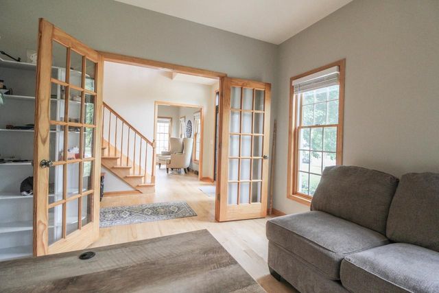 209 Waverly Drive, Cambridge, WI 53523
