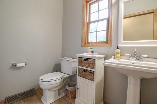 209 Waverly Drive, Cambridge, WI 53523