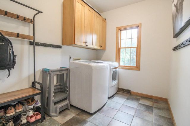 209 Waverly Drive, Cambridge, WI 53523