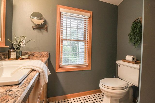 209 Waverly Drive, Cambridge, WI 53523