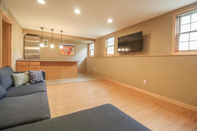 209 Waverly Drive, Cambridge, WI 53523