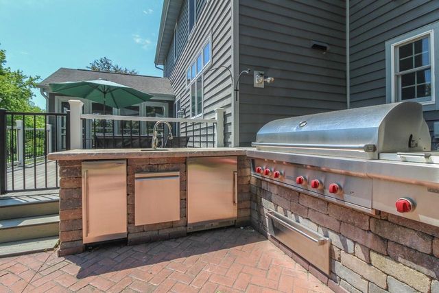 209 Waverly Drive, Cambridge, WI 53523