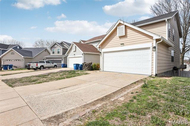 2329 Hunters Crest Drive, Wildwood, MO 63038