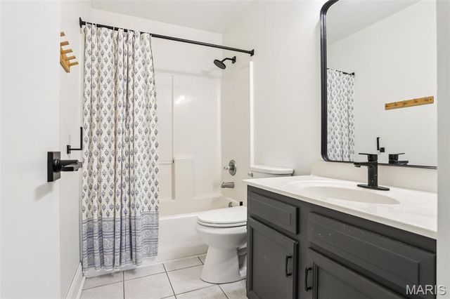 2329 Hunters Crest Drive, Wildwood, MO 63038