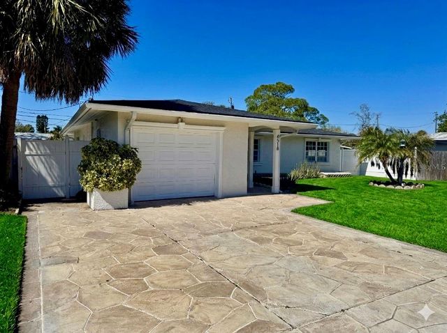 4518 HELENA STREET NE, St Petersburg, FL 33703