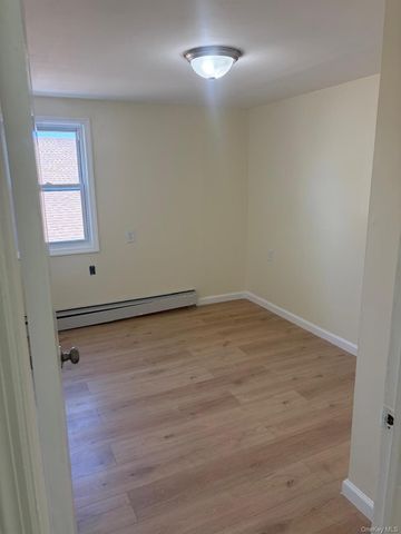 16201 85th Avenue 3 fl, Jamaica, NY 11432
