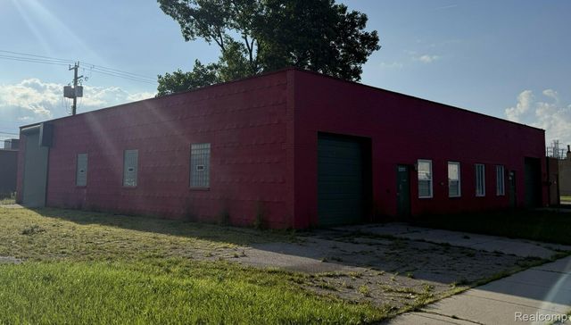 23515 Blackstone Avenue, Warren, MI 48089