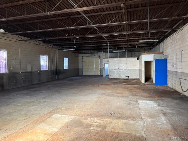 23515 Blackstone Avenue, Warren, MI 48089