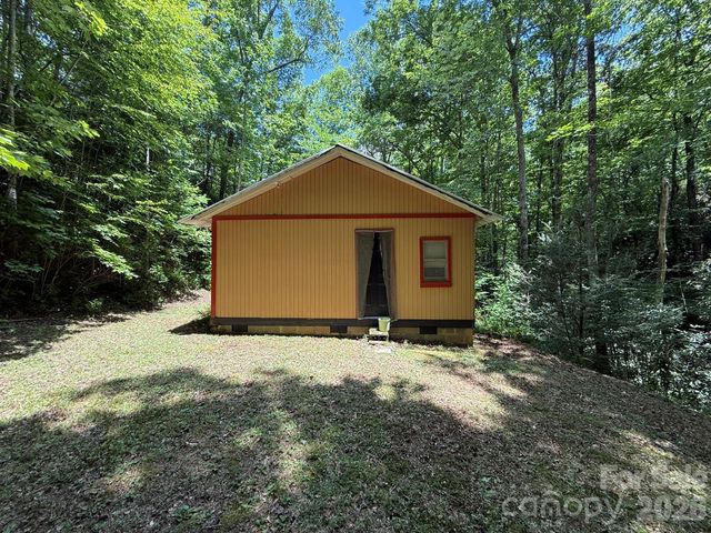 181 Lyman Lane, Rosman, NC 28772