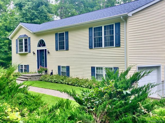 36 Carpenter Road, New Hampton, NY 10958