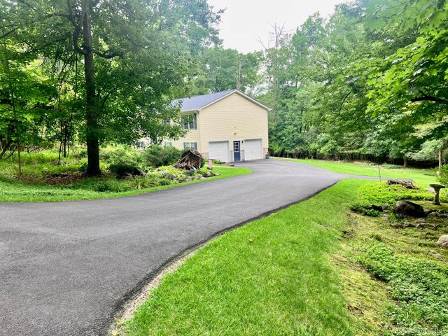 36 Carpenter Road, New Hampton, NY 10958