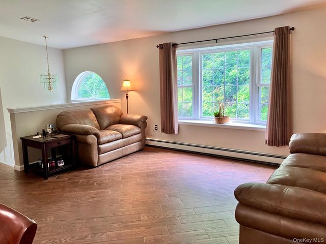 36 Carpenter Road, New Hampton, NY 10958