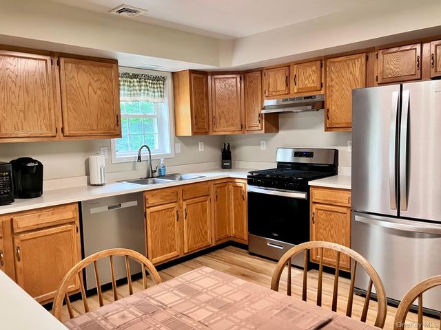 36 Carpenter Road, New Hampton, NY 10958