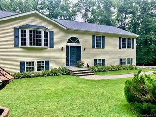 36 Carpenter Road, New Hampton, NY 10958