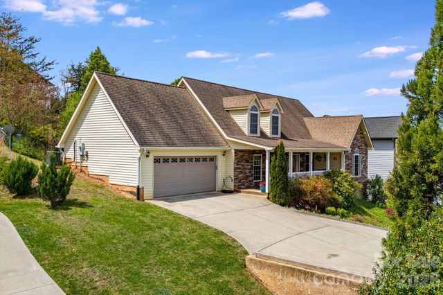 17 Moss Pink Place, Asheville, NC 28806