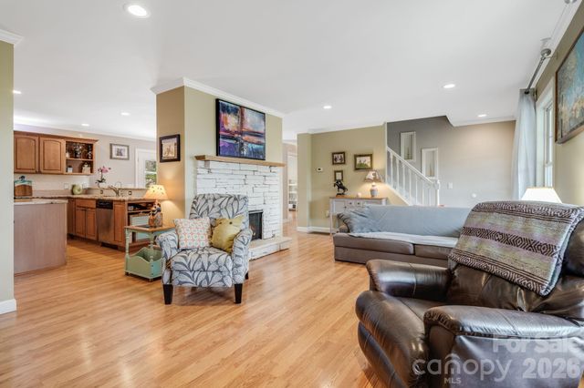 17 Moss Pink Place, Asheville, NC 28806