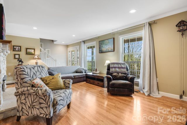 17 Moss Pink Place, Asheville, NC 28806