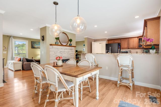 17 Moss Pink Place, Asheville, NC 28806