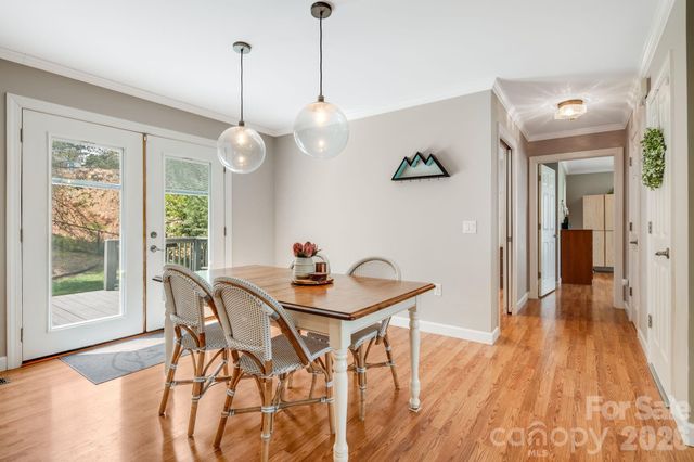 17 Moss Pink Place, Asheville, NC 28806