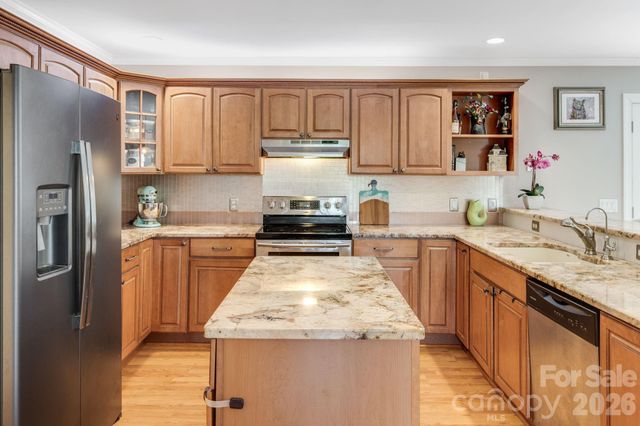 17 Moss Pink Place, Asheville, NC 28806