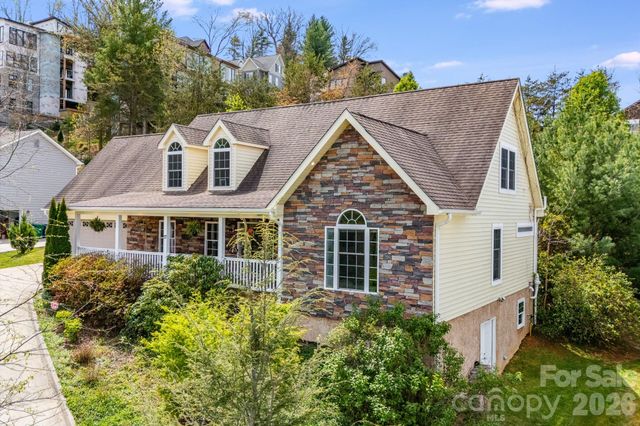 17 Moss Pink Place, Asheville, NC 28806