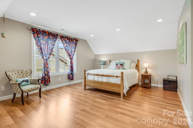 17 Moss Pink Place, Asheville, NC 28806