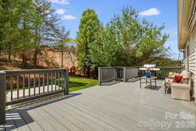 17 Moss Pink Place, Asheville, NC 28806