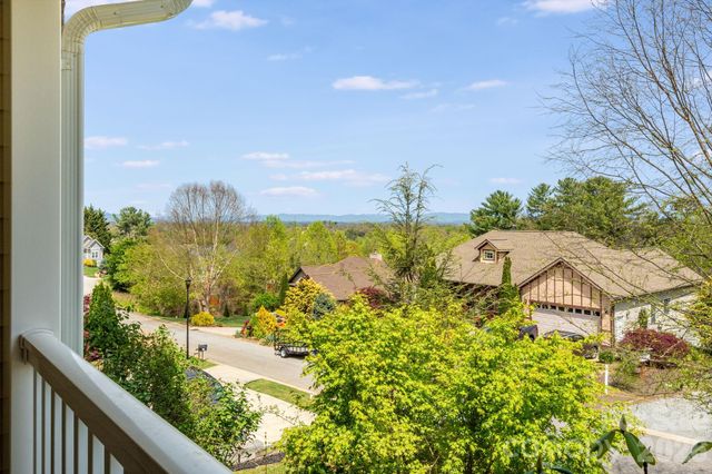 17 Moss Pink Place, Asheville, NC 28806
