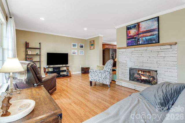 17 Moss Pink Place, Asheville, NC 28806