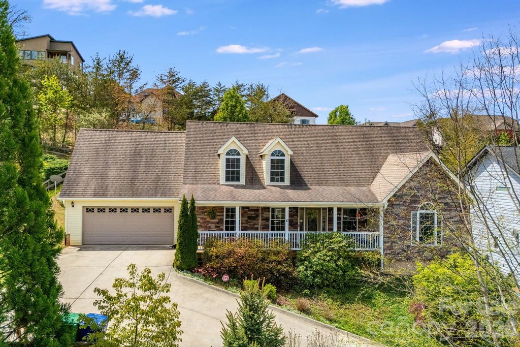 17 Moss Pink Place, Asheville, NC 28806