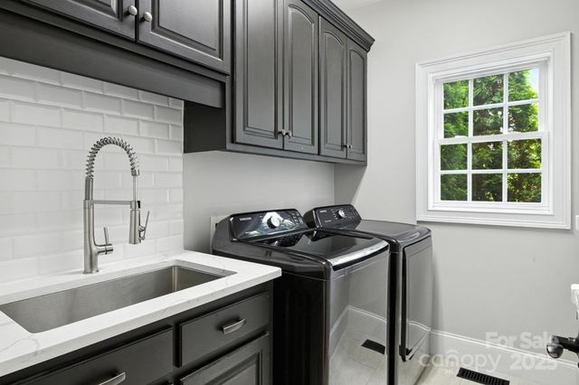 4134 Burnage Hall Road, Harrisburg, NC 28075