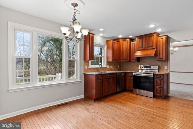 613 FAIRWAY DR, Camp Hill, PA 17011